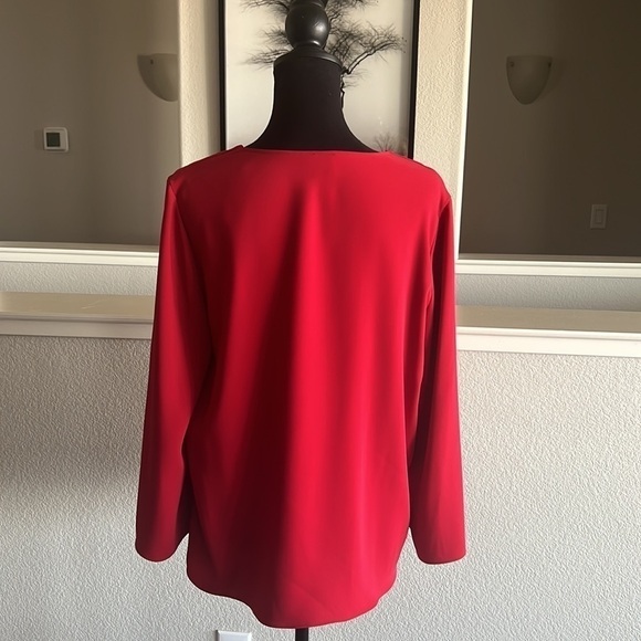 Beautiful Red Chico’s Blouse - Never Worn - Chico’s Size 1 / Medium - Picture 4 of 8